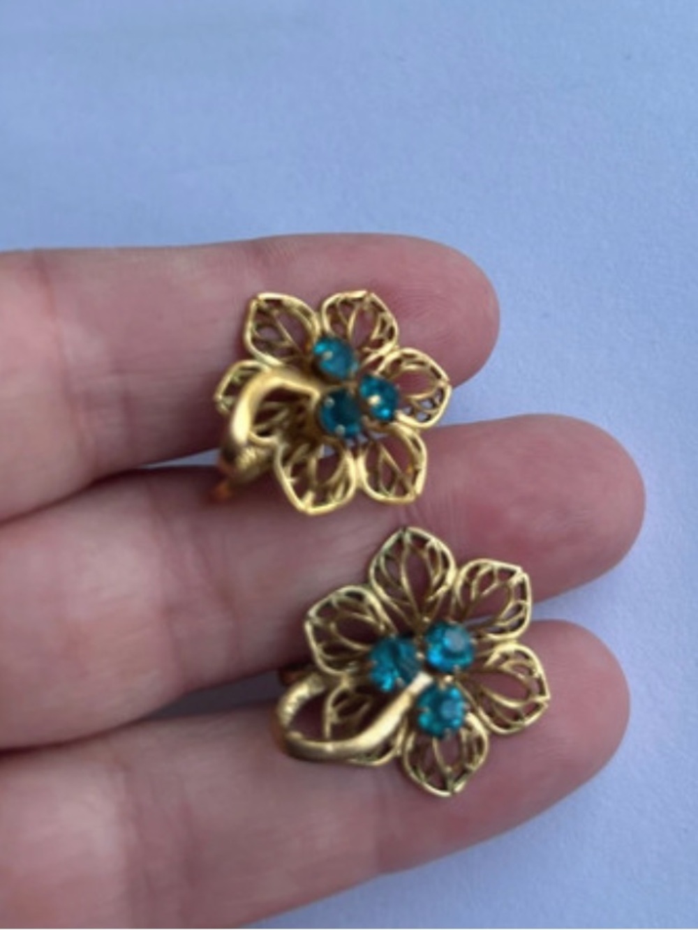 Vintage gold-toned filigree flower earrings  blue stones